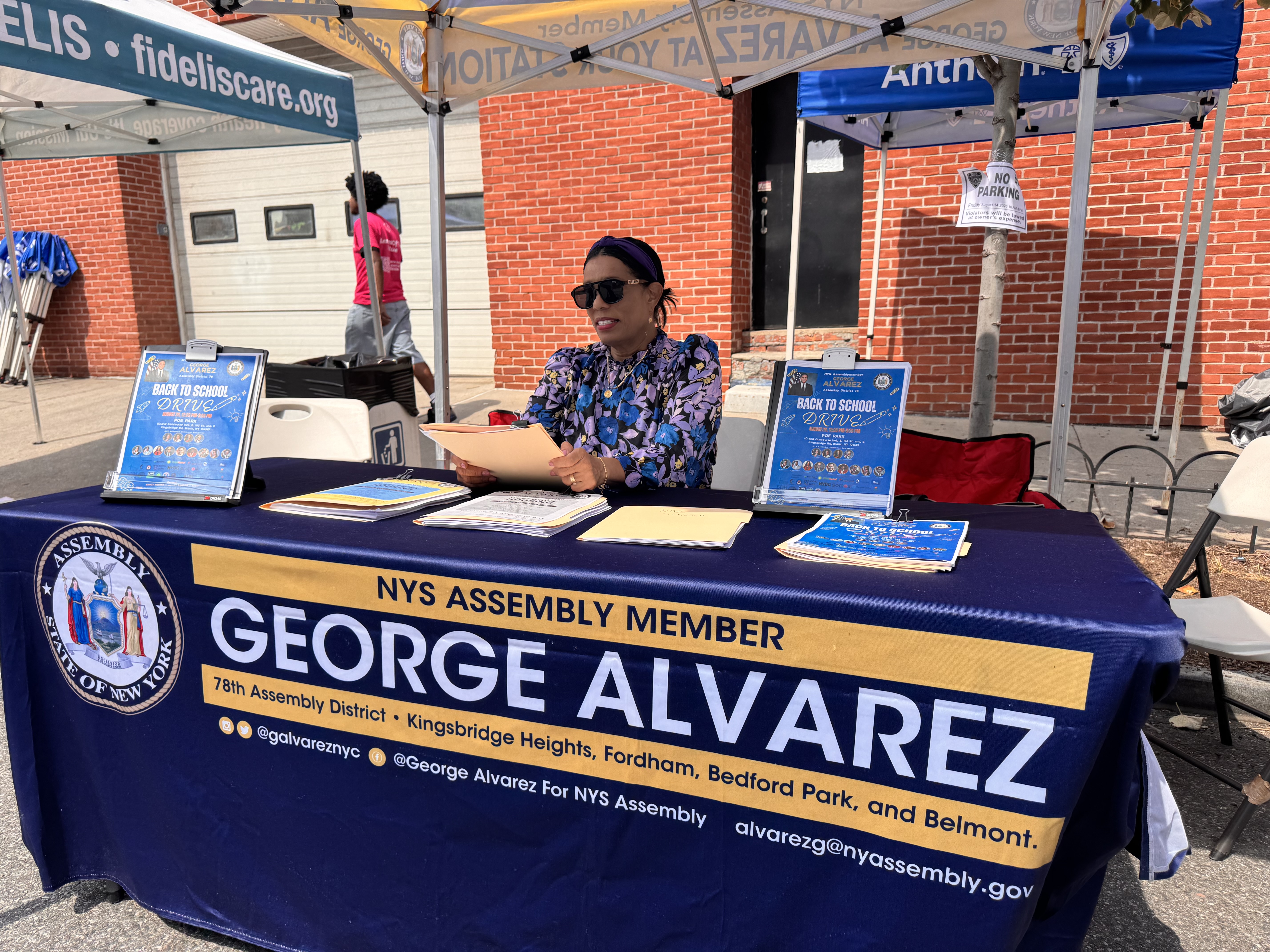 Entrega de útiles escolares en El Bronx- Nueva York